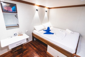 scuba diving holidays liveaboards